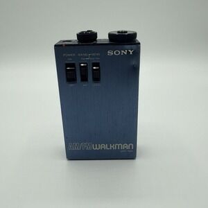 Sony AM/FM SRF-70W - 2 Band Receiver‎ FOR PARTS NOT WORKING Corroded compartment